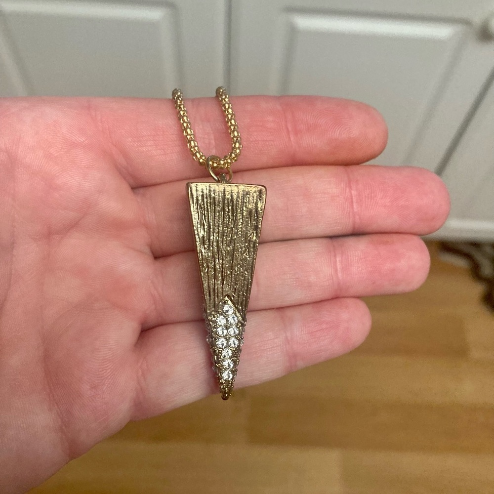 New ⭐️ Gold & Clear Stone Triangle Pendant Necklace
